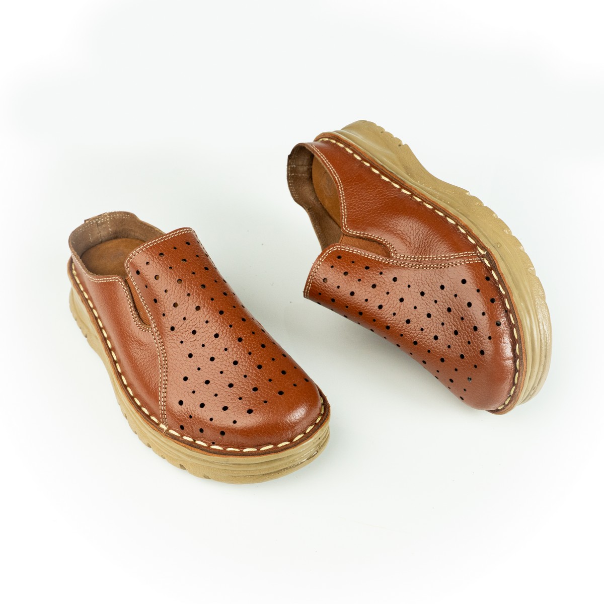 سابوه حريمي جلد طبيعي هافان بخياطة هاند ميد ونعل طبي طري مريح وارتفاع نعل 2 سم